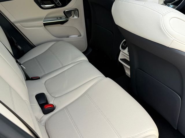 New 2026 Verde Silver Metallic Mercedes-Benz GLC 300 image 25