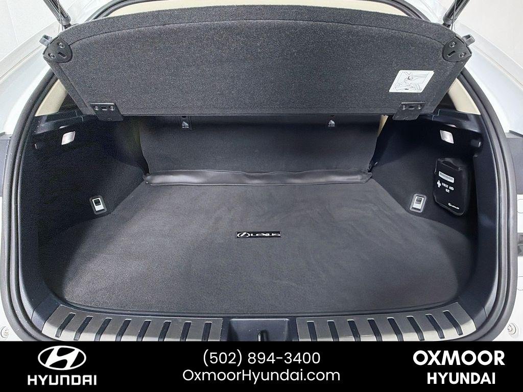 Used 2021 Eminent White Pearl Lexus Base image 25