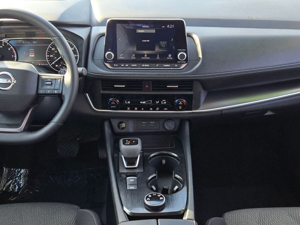 2025 Nissan Rogue SV - Photo 17