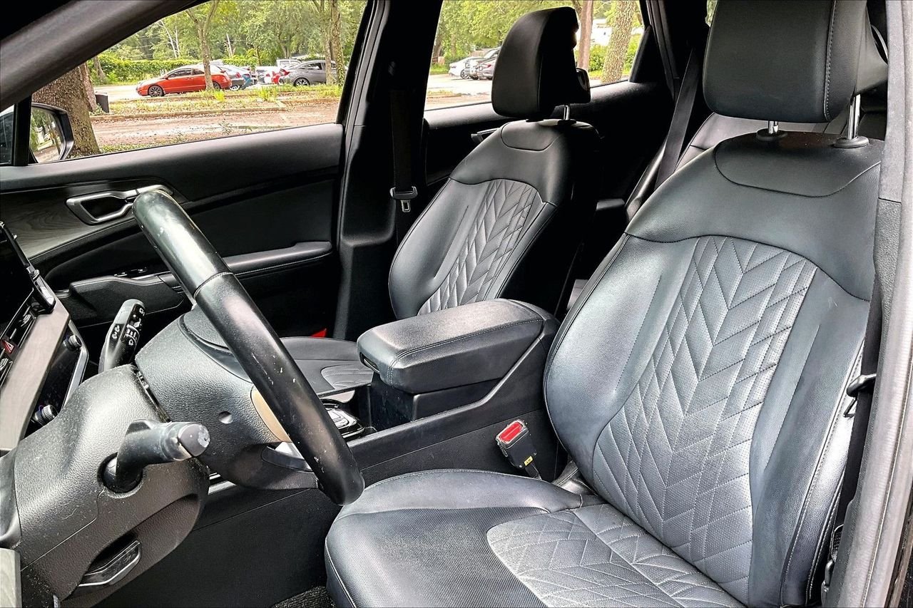 Used 2023 Black Kia X-Line image 18