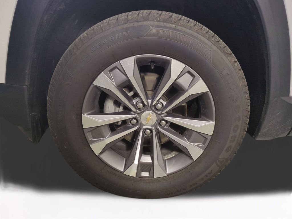 Used 2025 White Chevrolet LT image 11