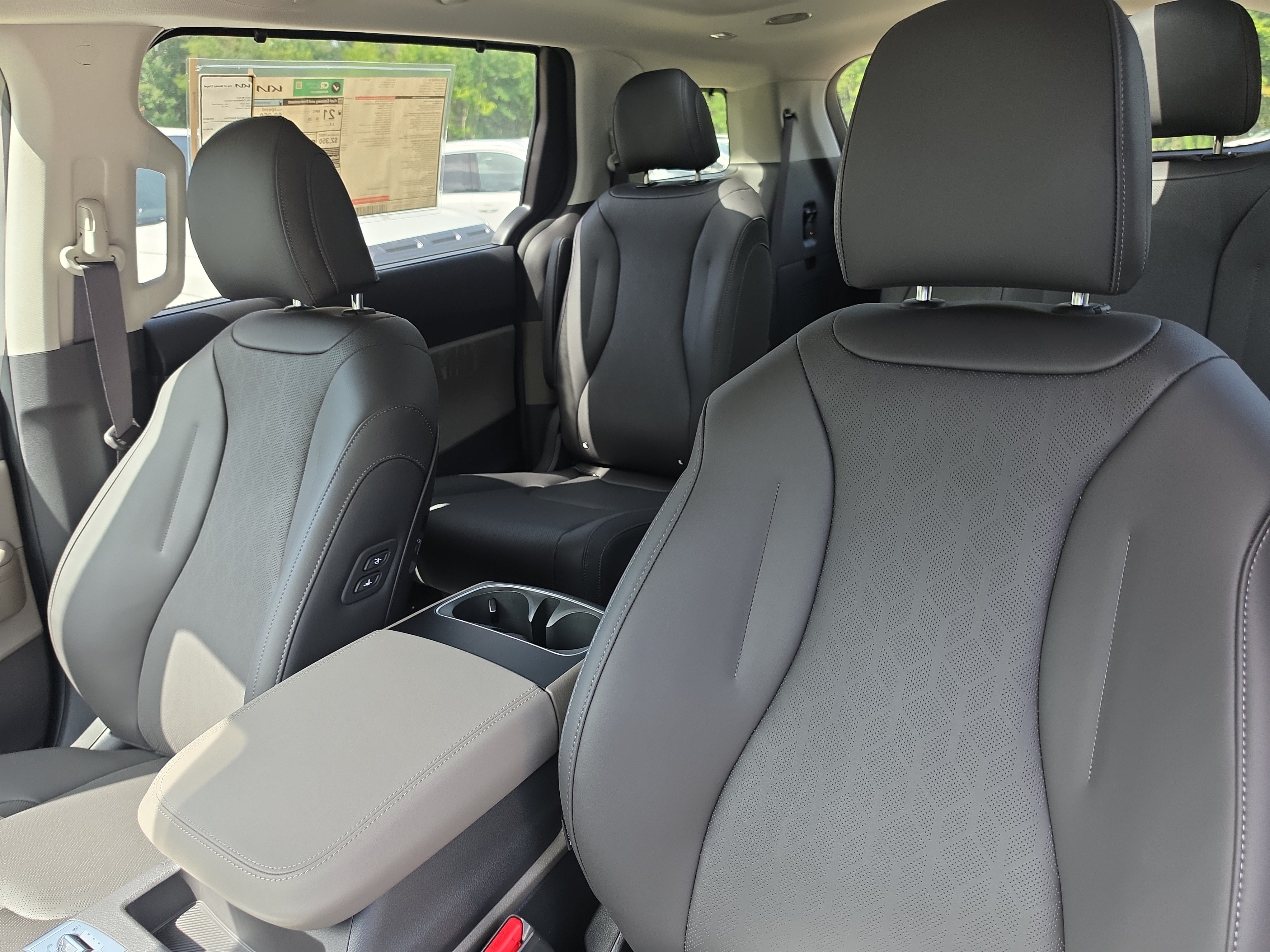 New 2026 Snow White Pearl Kia SX image 22