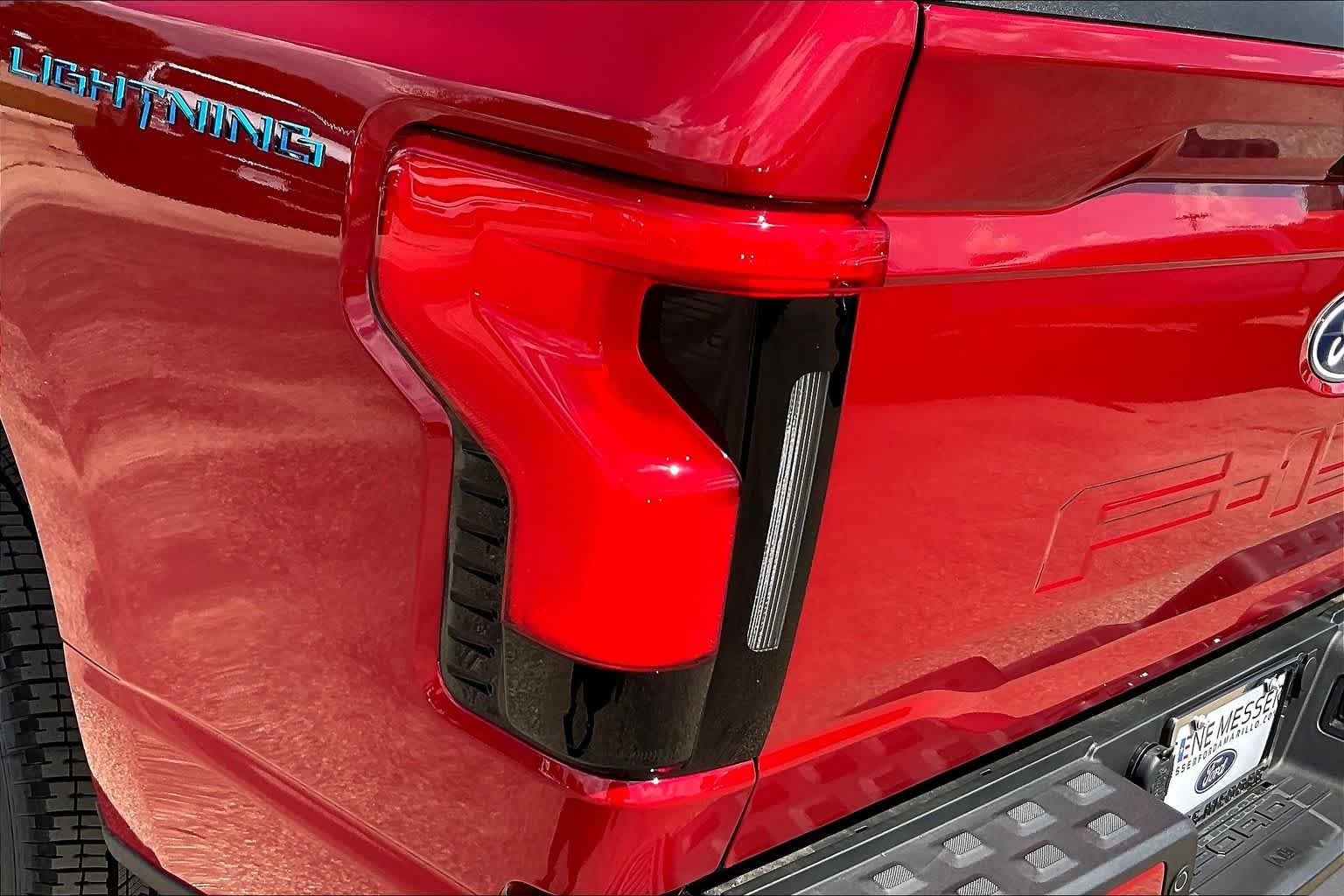 New 2025 Rapid Red Metallic Tinted Clearcoat Ford XLT image 14