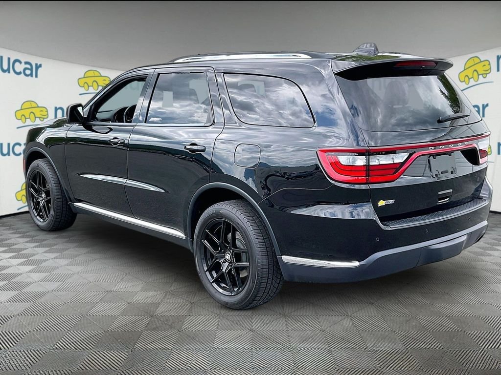 Used 2023 DB Black Crystal Clearcoat Dodge SXT image 4