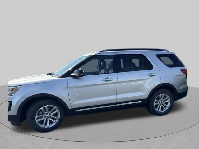 Used 2017 Silver Ford XLT image 1