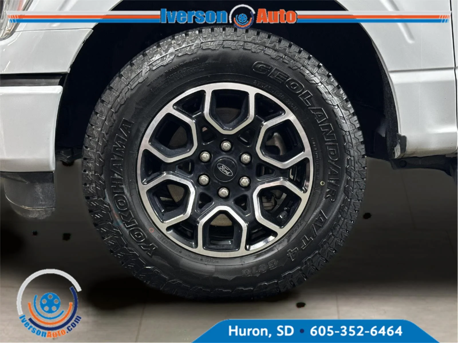 Used 2022 Space White Ford LARIAT image 12