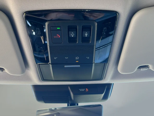 Used 2025 Black Mitsubishi Platinum Edition image 27