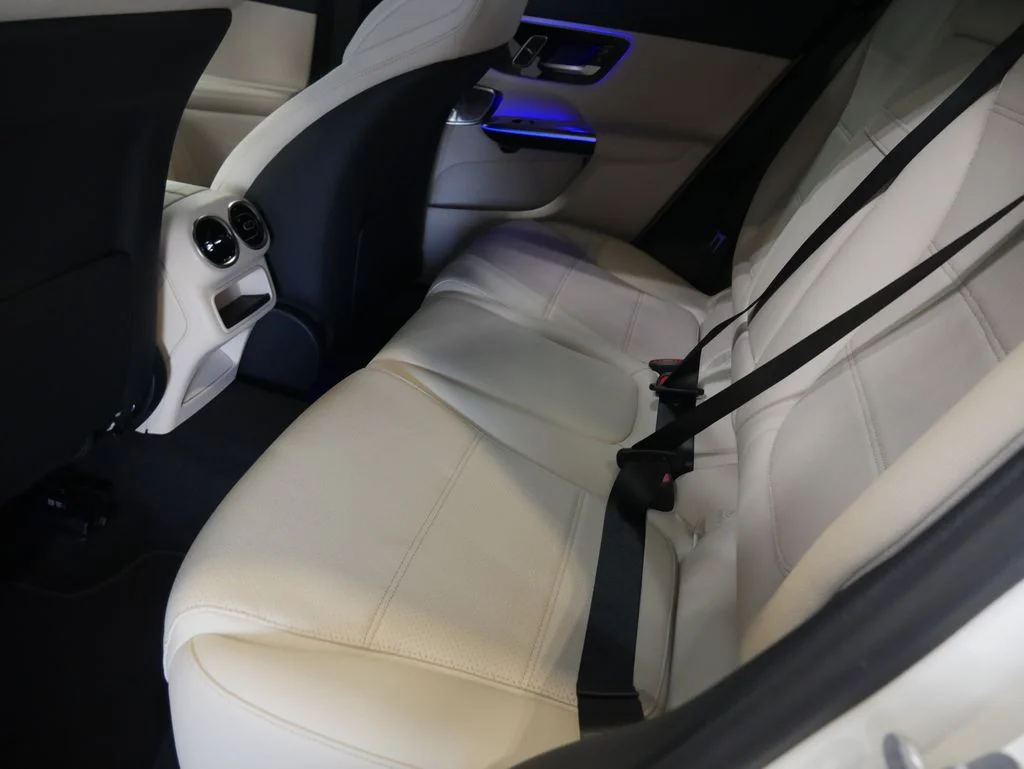 New 2026 Polar White Mercedes-Benz GLC 300 image 53
