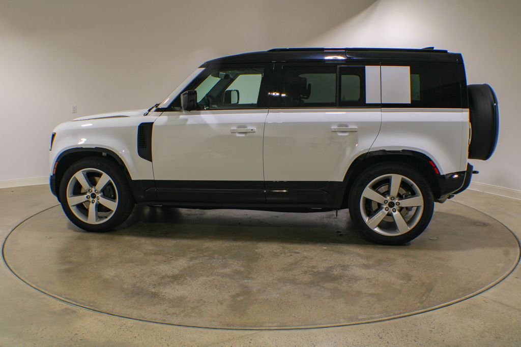 New 2026 Fuji White Land Rover X-Dynamic SE image 2