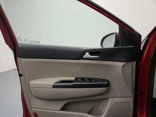 Used 2022 Red Kia LX image 19