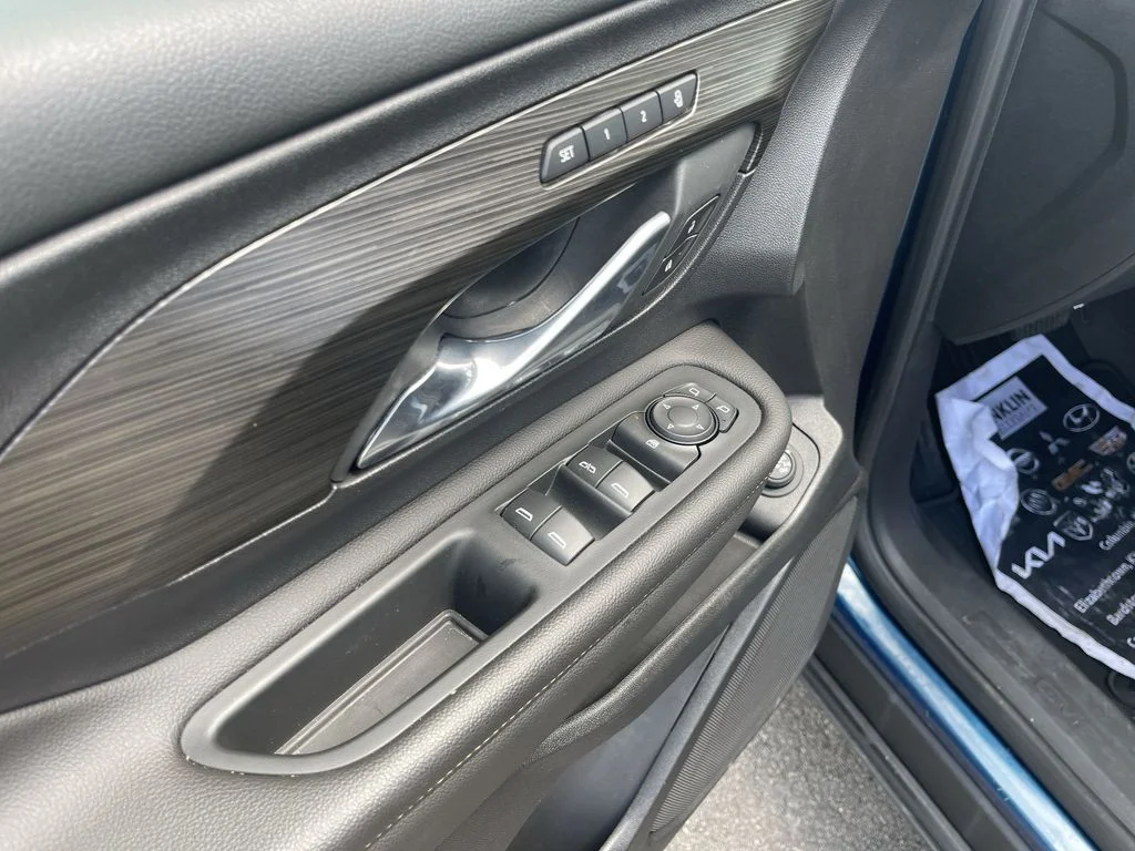 Used 2021 Blue GMC SLT image 13