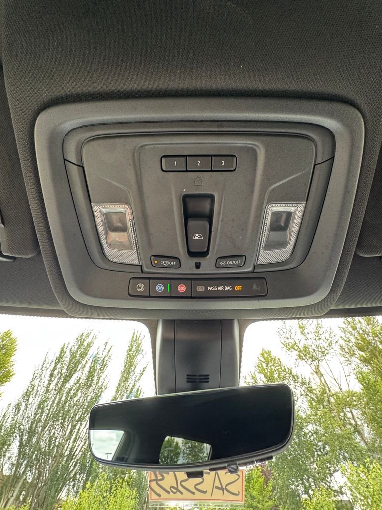 Used 2022 Summit White GMC AT4 image 22