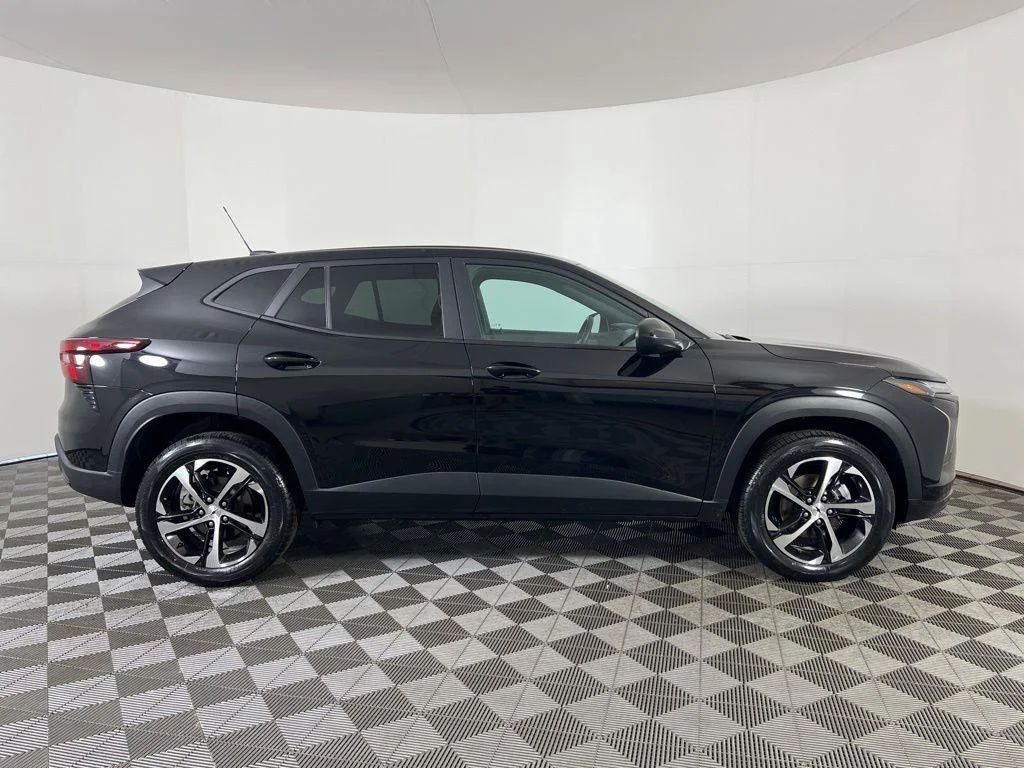 Used 2024 Black Metallic Chevrolet 1RS image 23