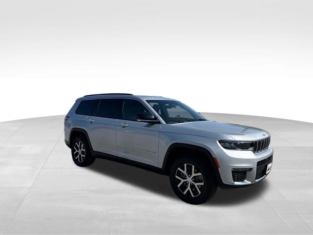 Used 2024 Silver Jeep Limited image 8