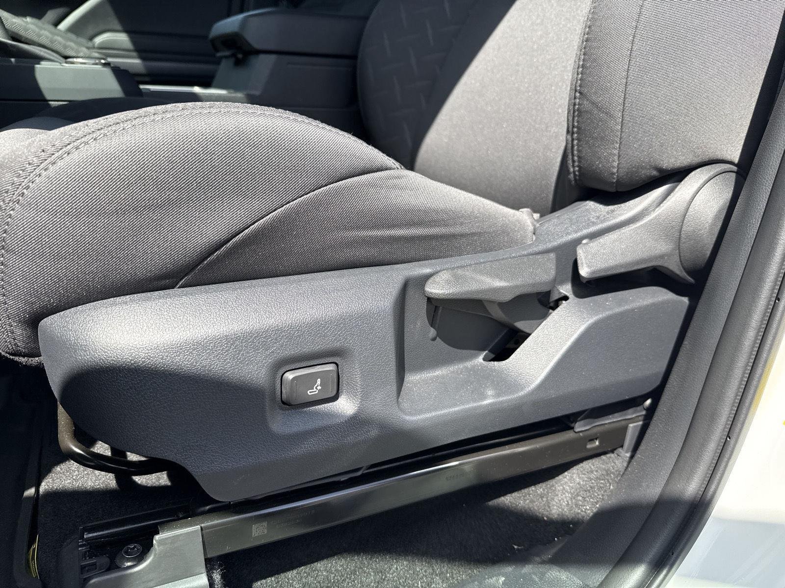 2025 Toyota Tacoma SR5 - Photo 14