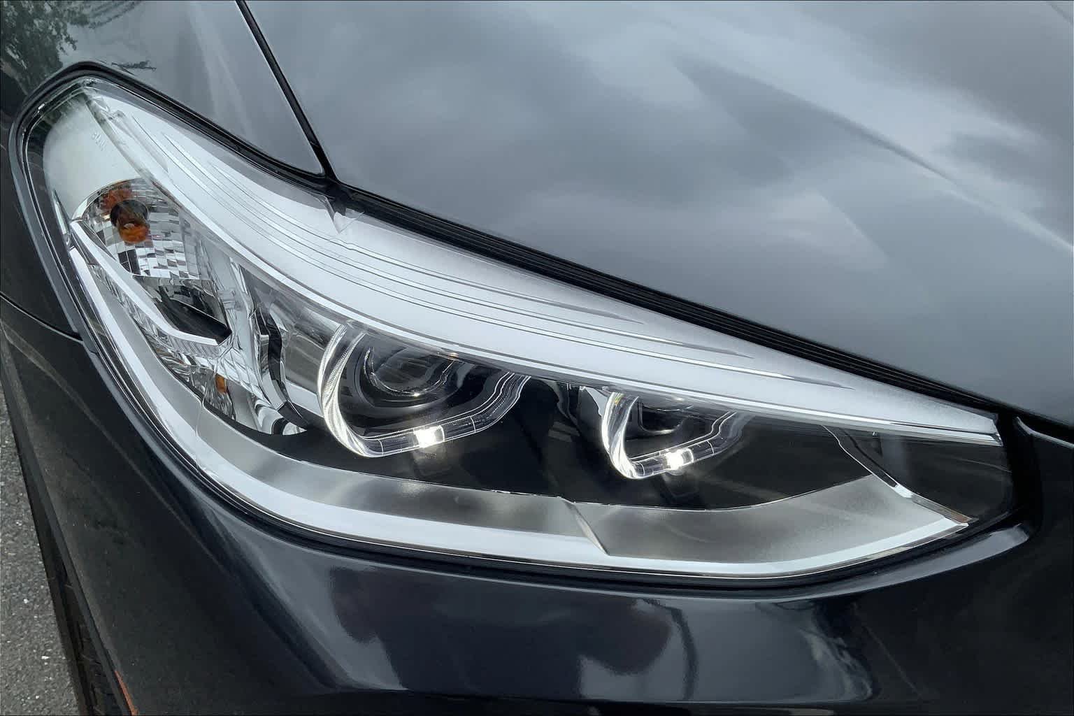 Used 2019 Dark Graphite Metallic BMW xDrive30i image 26