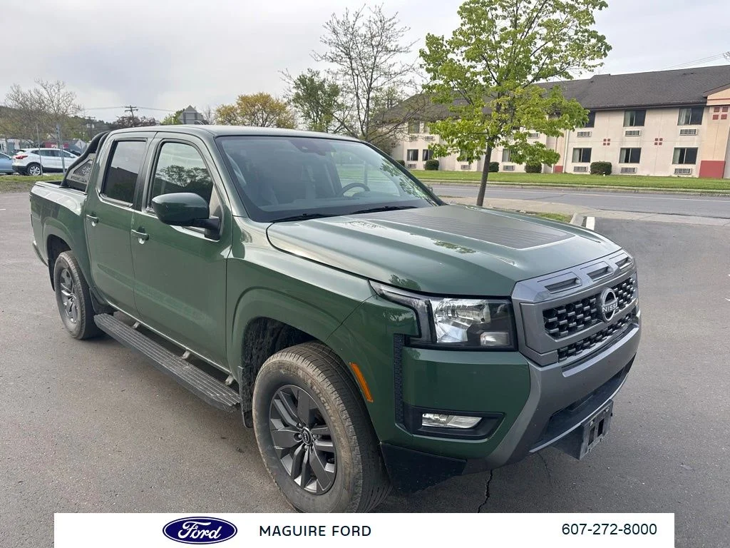 2025 Nissan Frontier SV Crew Cab 4X4 SWB's photo