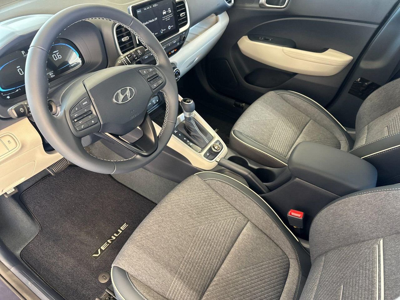 New 2026 White Hyundai SEL w/Two-Tone Roof image 9
