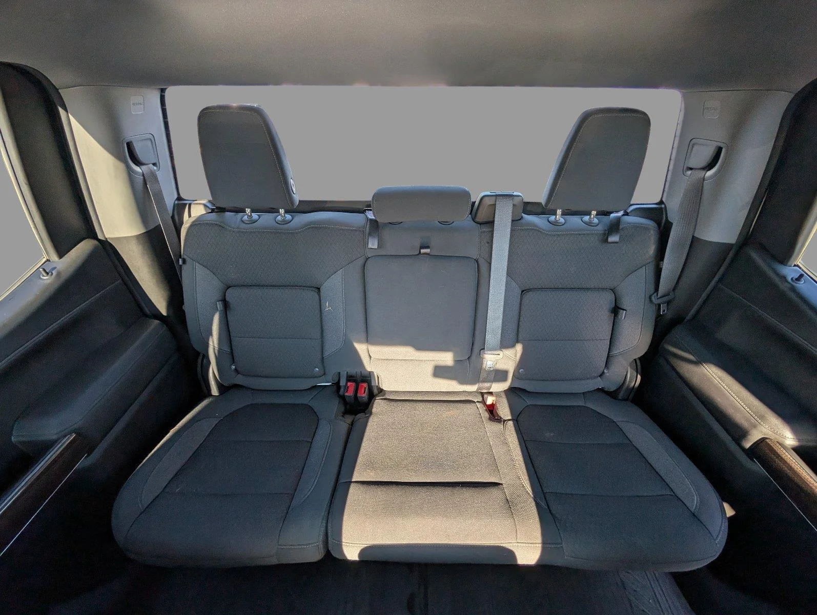 Used 2021 Summit White Chevrolet RST image 31