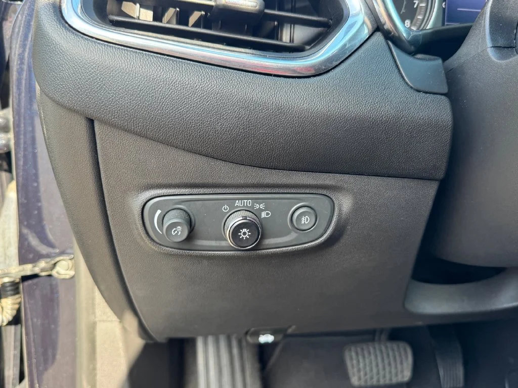 Used 2020 Blue Chevrolet LT image 23