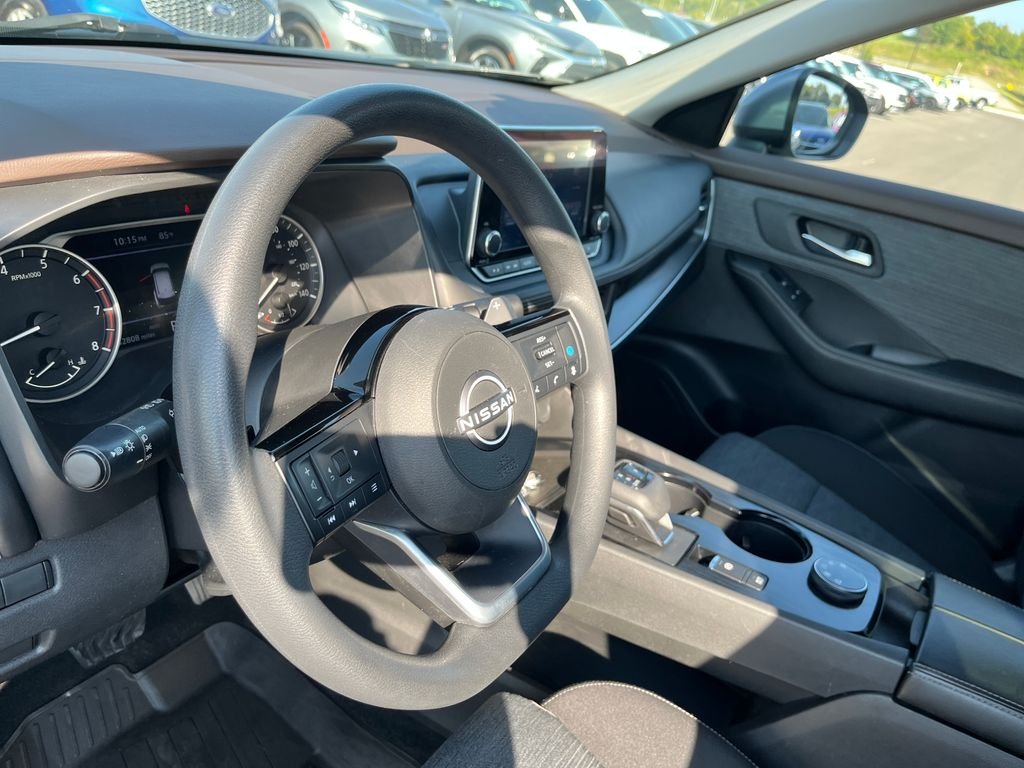 Used 2023 Gray Nissan SV image 14