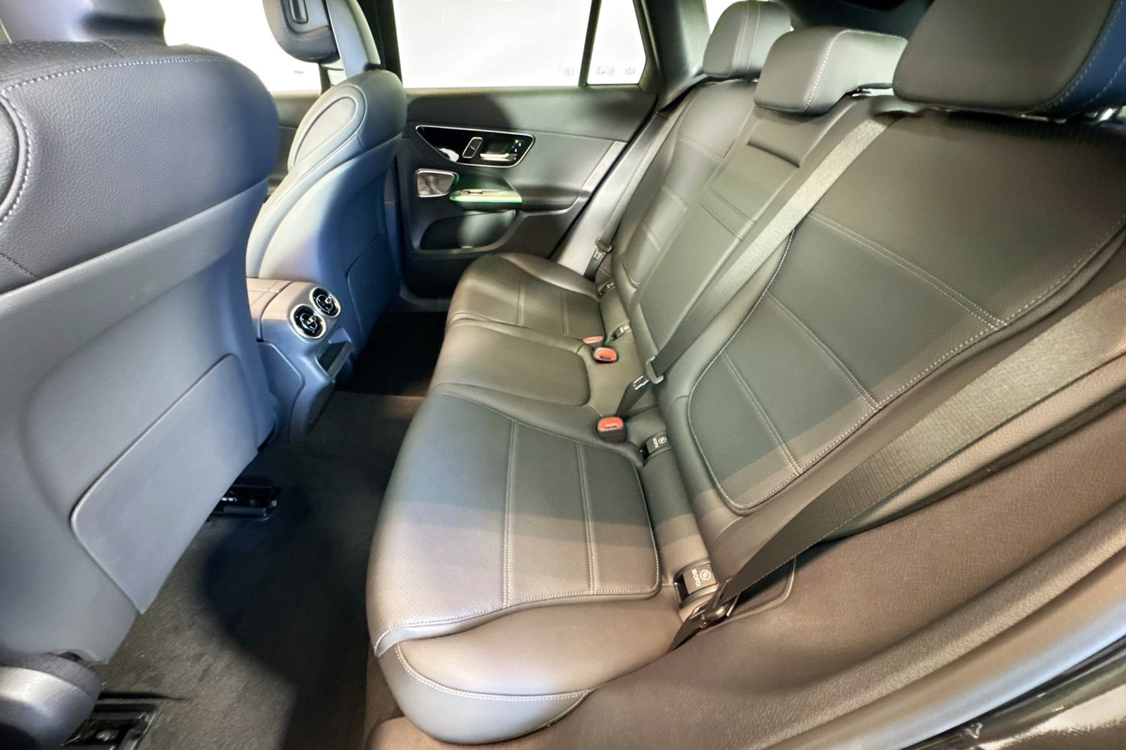 New 2026 Graphite Grey Metallic Mercedes-Benz GLC 300 image 22