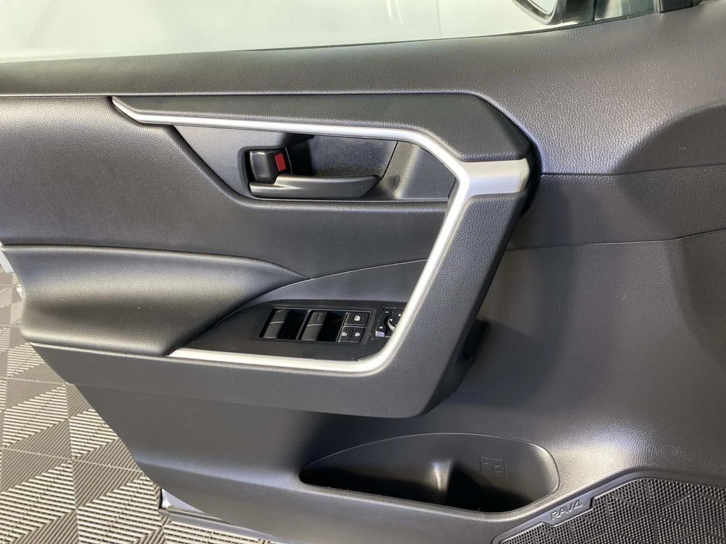 Used 2025 Silver Sky Metallic Toyota LE image 23