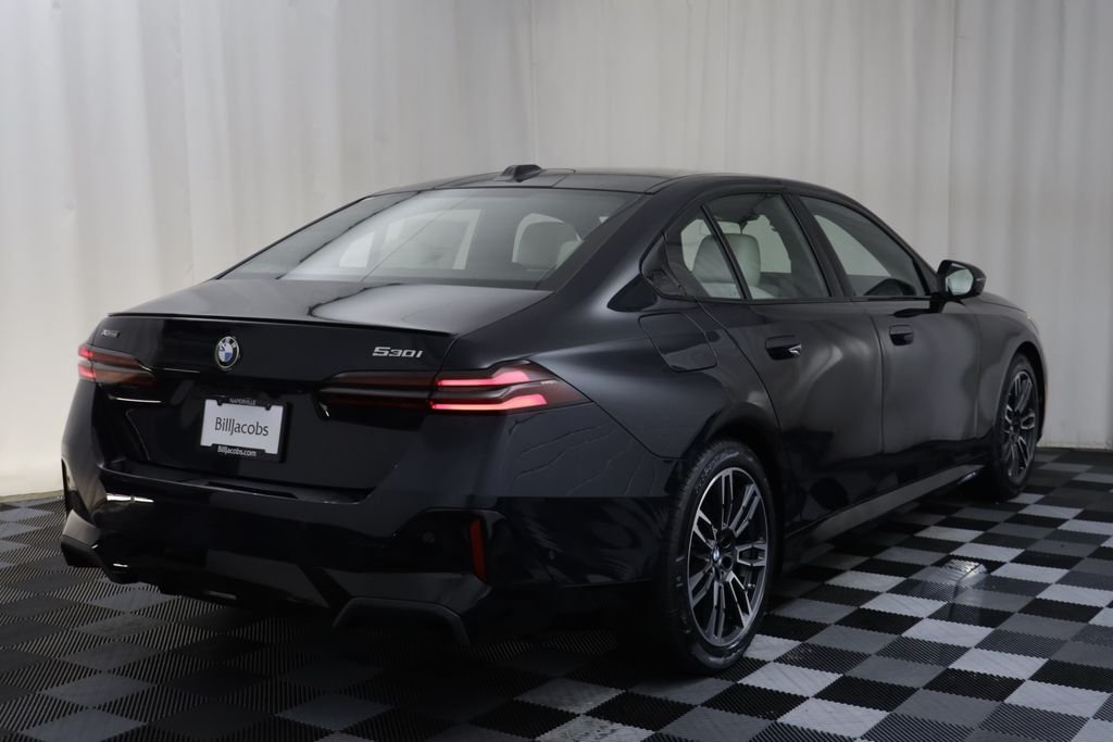 New 2027 Carbon Black Metallic BMW 530i xDrive image 18