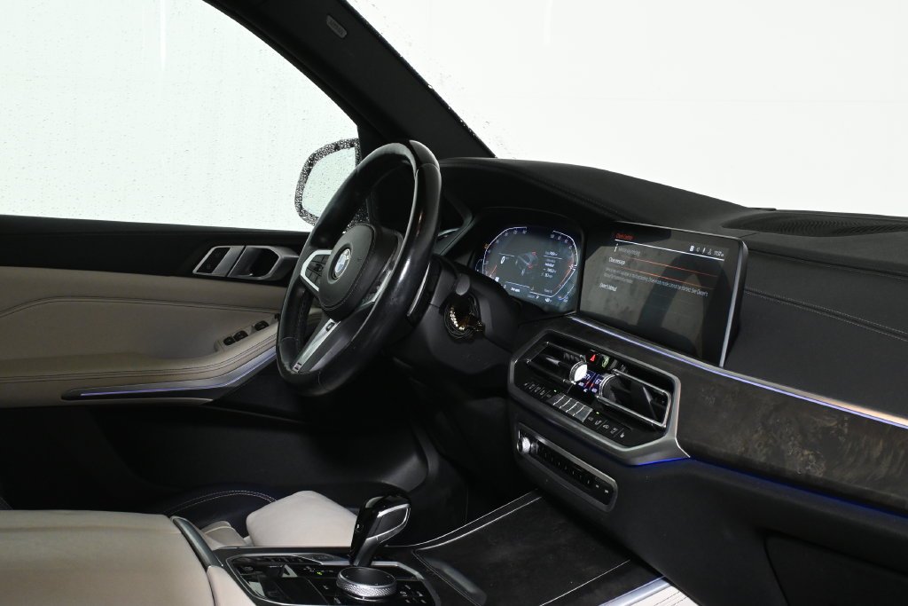 Used 2022 White BMW xDrive40i image 8