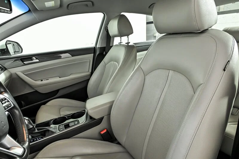 Used 2019 Hyper White Hyundai Limited image 17