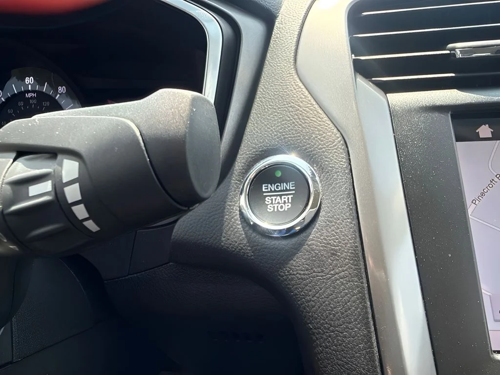 Used 2019 Blue Ford SE image 13