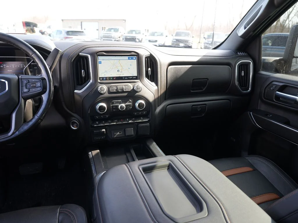 Used 2020 Black GMC AT4 image 22