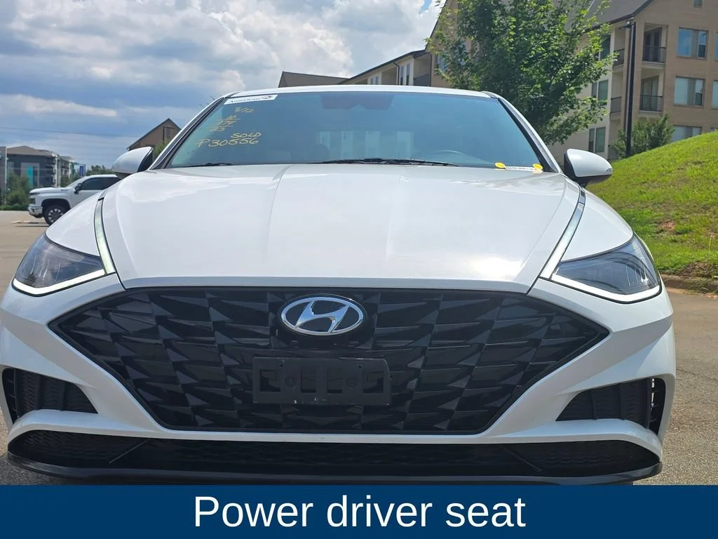 Used 2023 White Hyundai SEL image 9