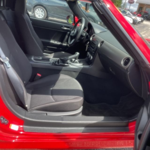 Used 2011 Red Mazda Sport image 6