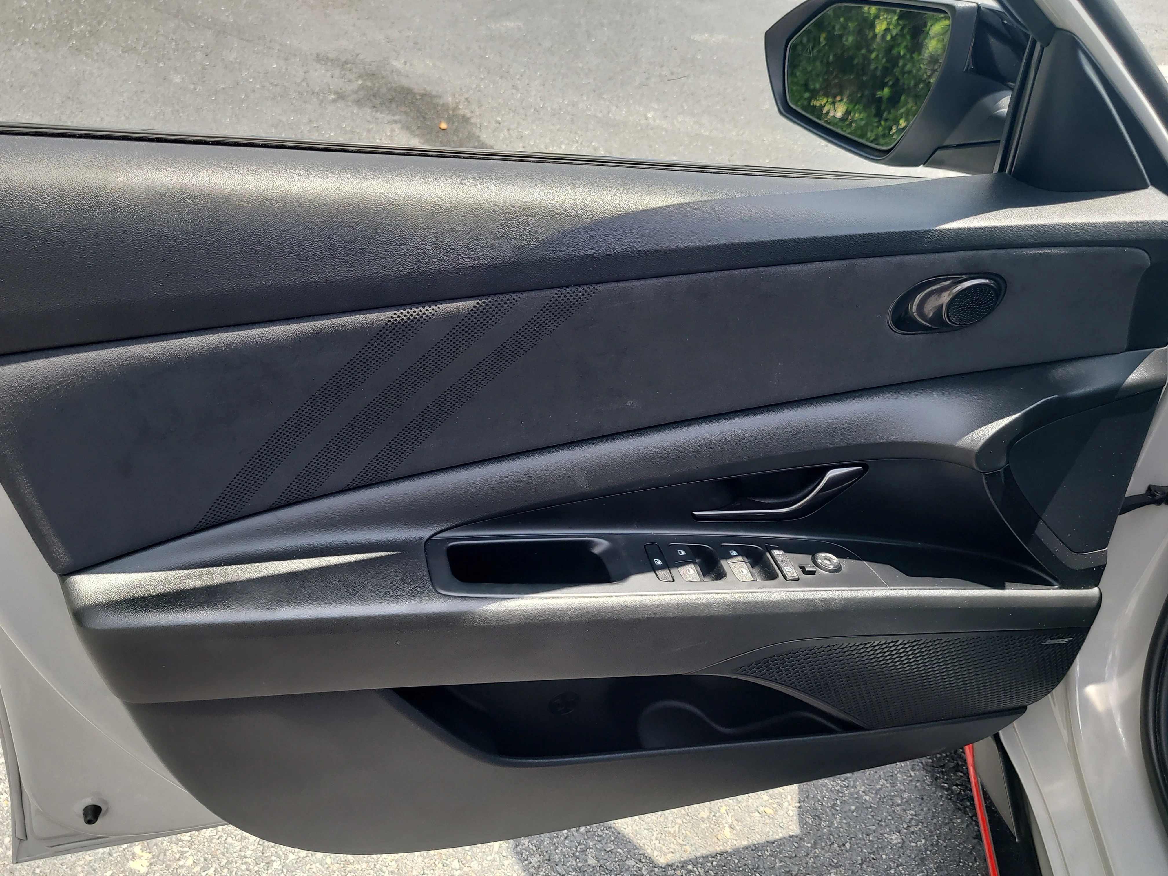 Used 2023 Cyber Gray Hyundai Base image 14