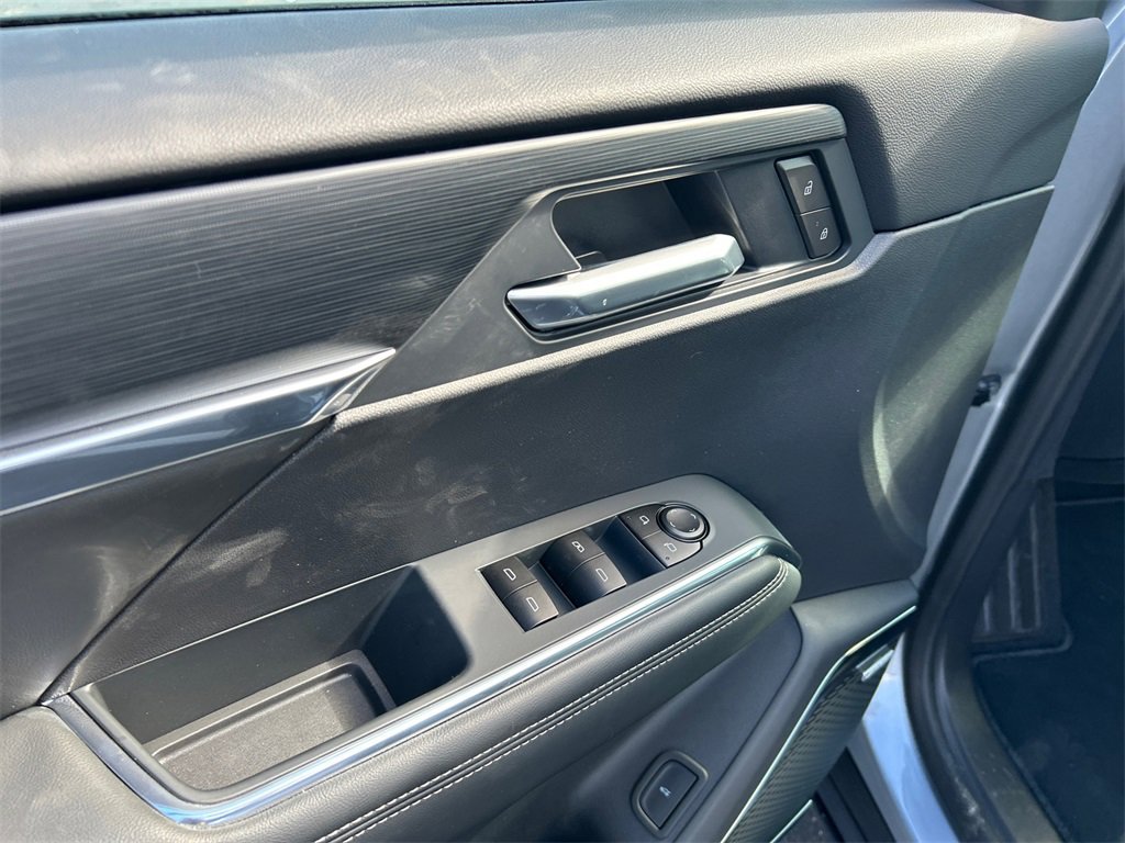 2026 GMC ACADIA - Image 13