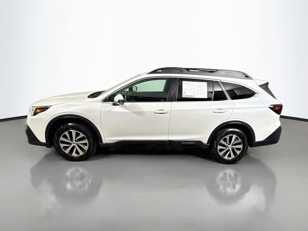 Used 2022 Crystal White Pearl Subaru Premium image 4