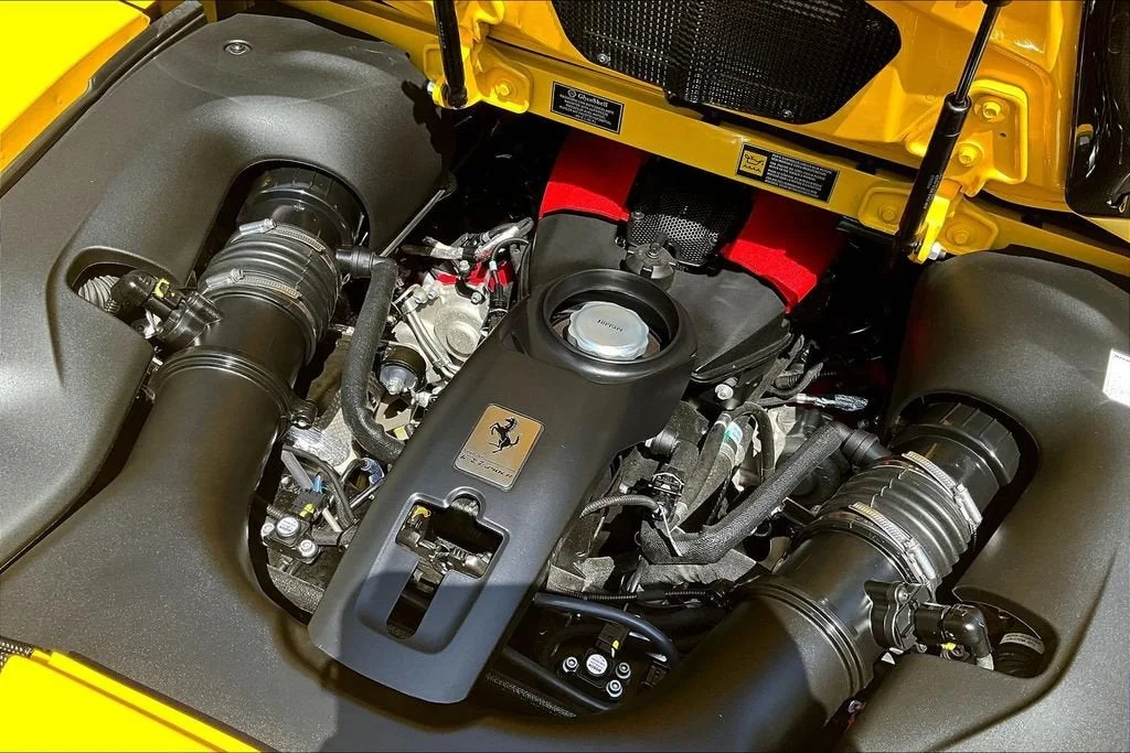 Used 2022 Giallo Modena Ferrari  image 25