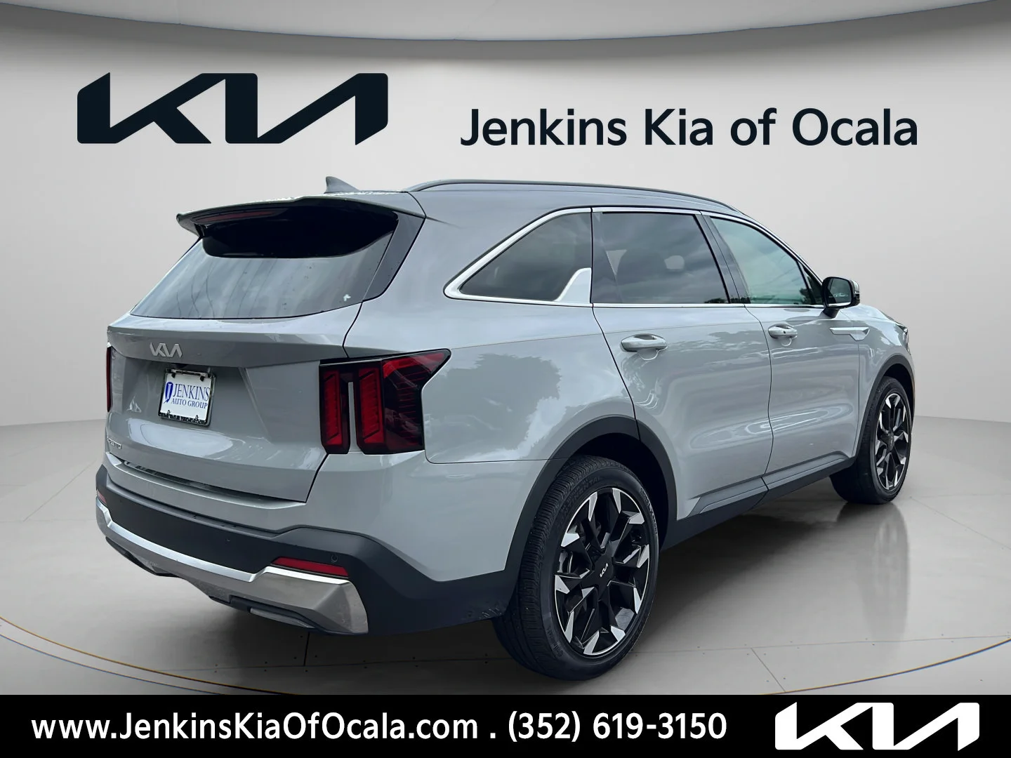 Used 2025 Wolf Gray Kia EX image 3