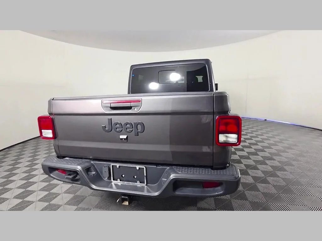 Used 2022 Granite Crystal Metallic Clearcoat Jeep Altitude image 40