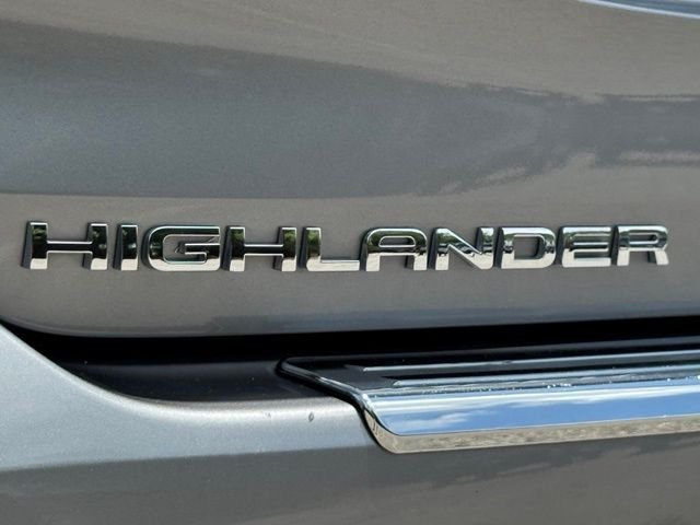 Used 2025  Toyota Platinum image 13