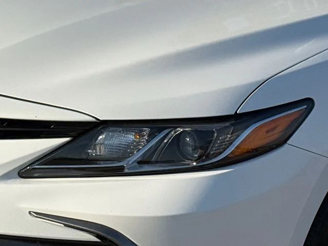 Used 2023 White Toyota LE image 4