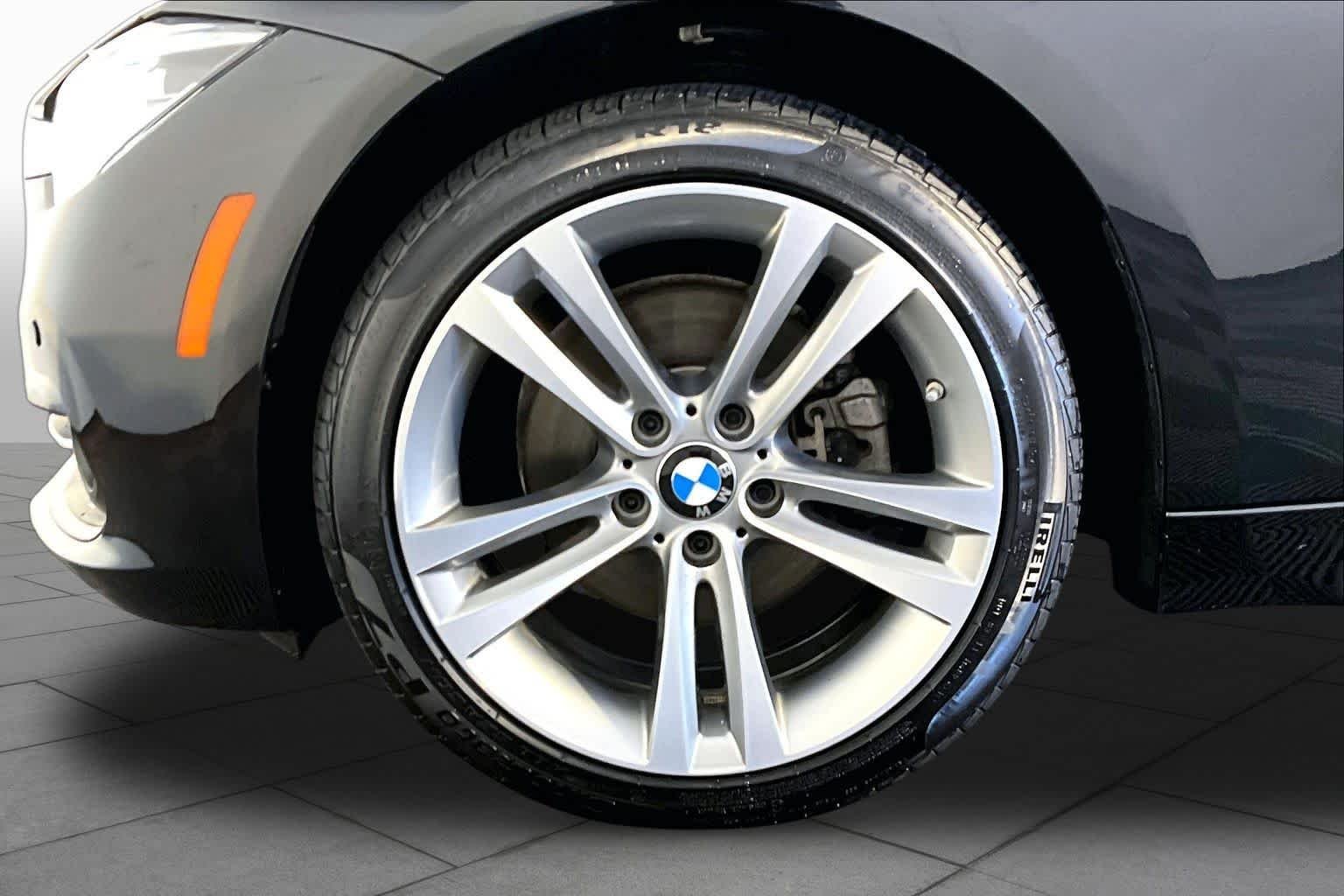 Used 2018 Black Sapphire Metallic BMW 330i xDrive image 11