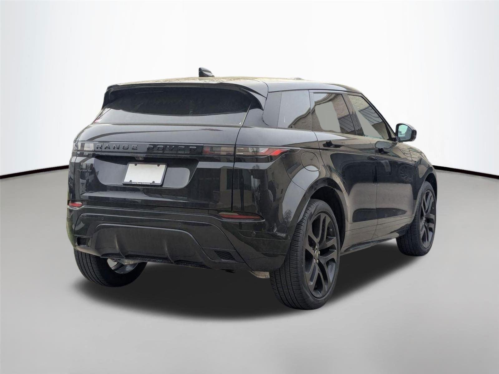 Used 2024 Santorini Black Metallic Land Rover Dynamic SE image 5