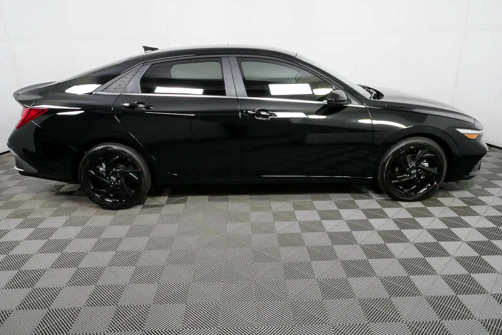 New 2026 Abyss Black Hyundai SEL Sport Premium image 2