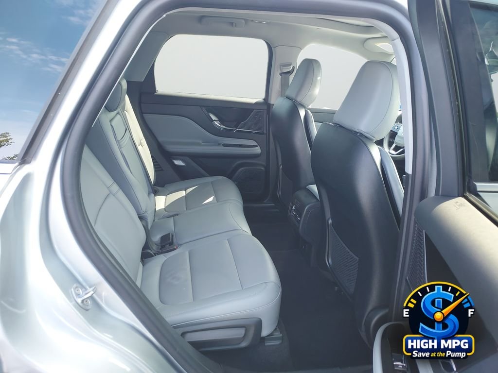 Used 2022 Silver Lincoln Standard image 24
