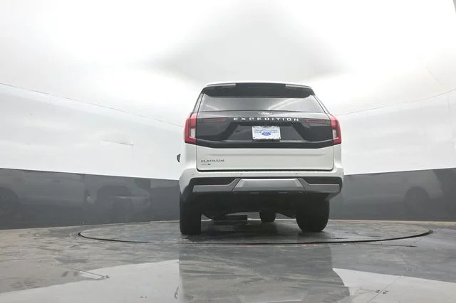 New 2026 Star White Metallic Tri-Coat Ford Platinum® image 38