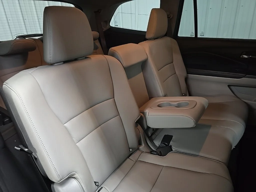Used 2018 Steel Sapphire Metallic Honda Touring image 17
