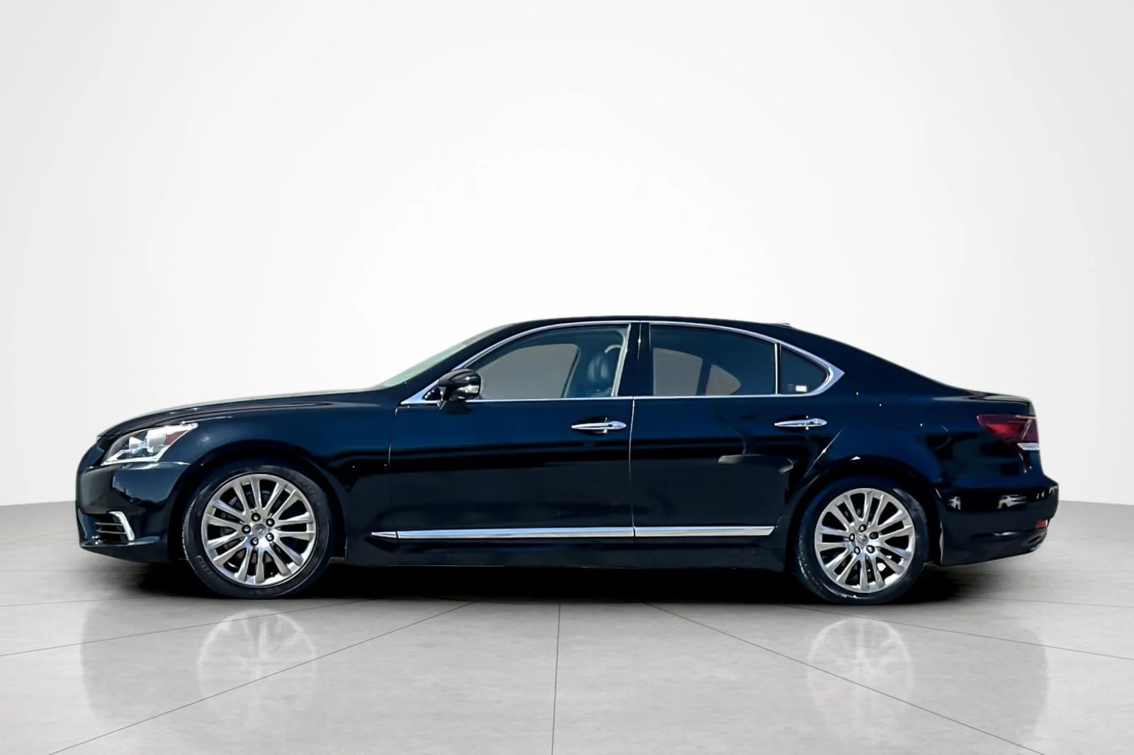 Used 2016 BLACK Lexus  image 2