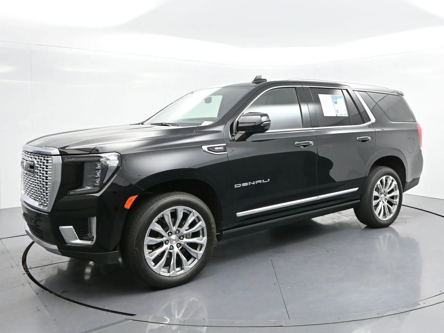 Used 2024 Onyx Black GMC Denali image 3